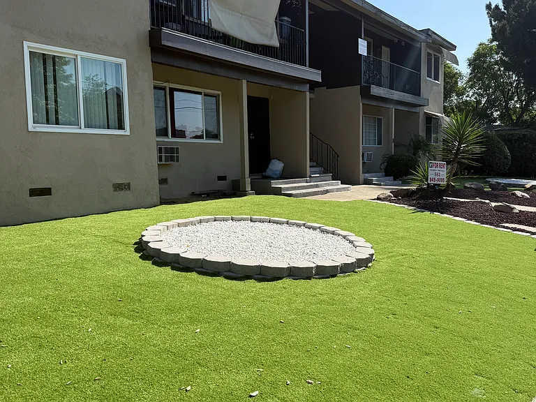 1123 E Pasadena St — Photo 2