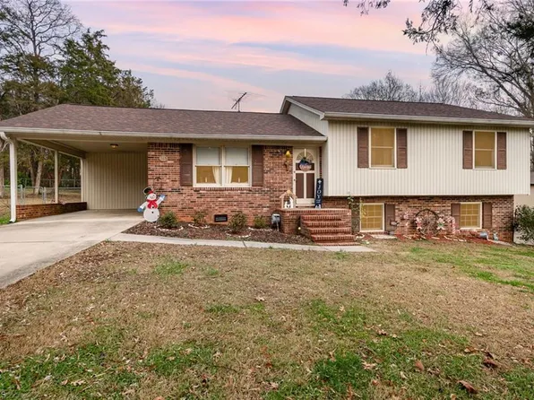 165 Droke Cir, Mocksville, NC 27028