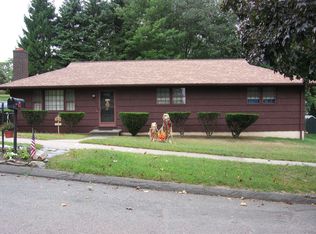 85 E Gate Ln, Stratford, CT 06614