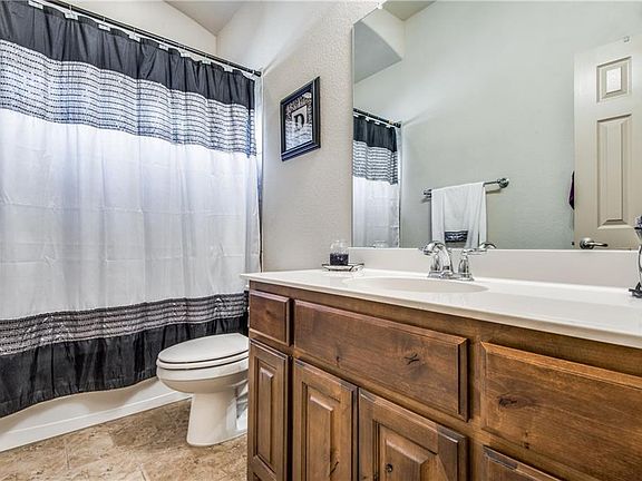5th image of 15801 Carlton Oaks Dr