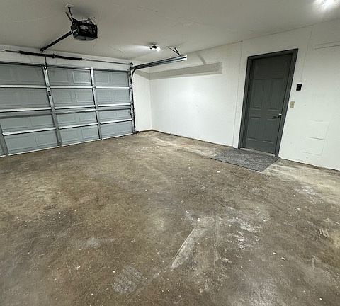 5th image of 2217 Graham Ave