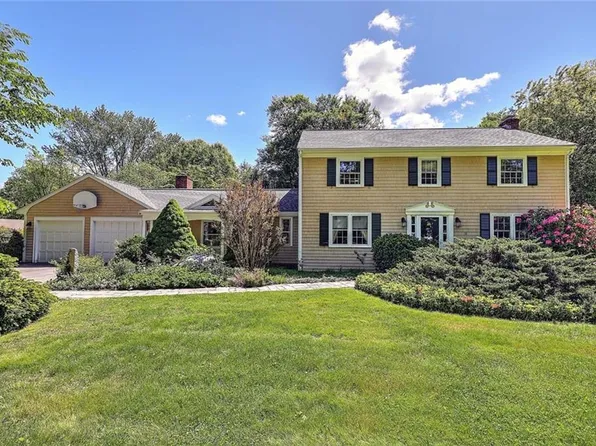 18 Adams Point Rd, Barrington, RI 02806