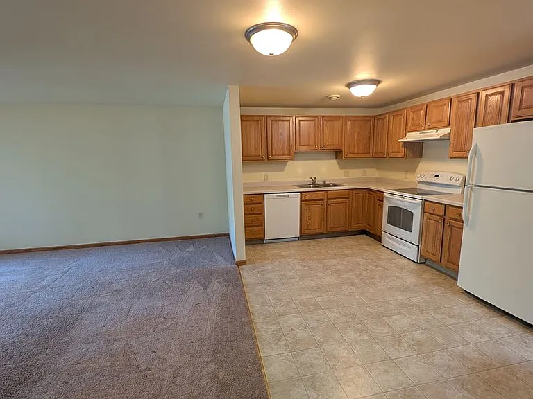 Pheasant Run Apartments — Photo 23
