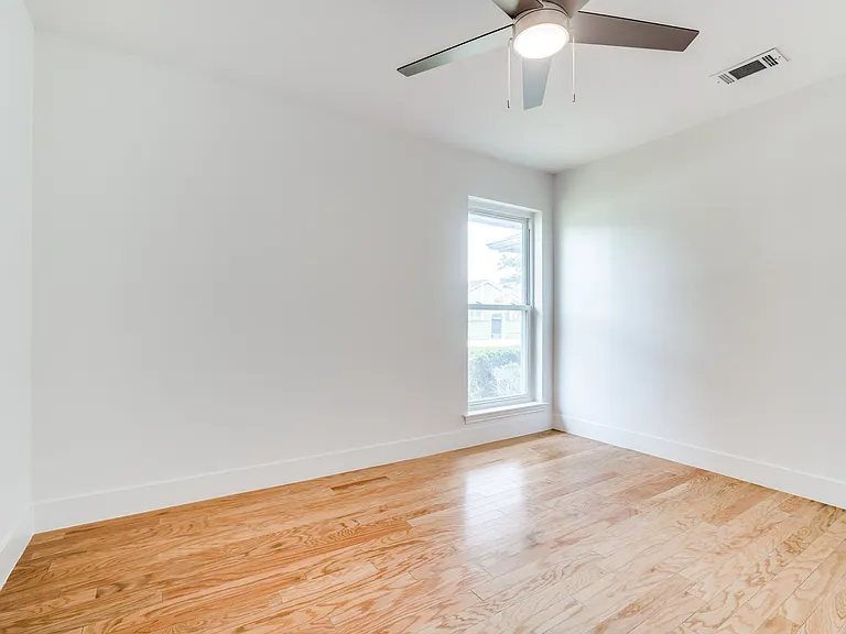 1323 Lark Ln — Photo 20