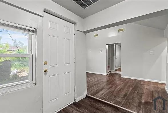 2568 W 19th Pl — Photo 17
