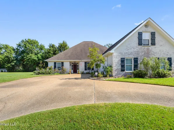 208 Old Bay Ln, Bay Saint Louis, MS 39520