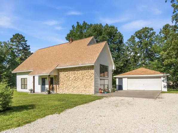 109 Pine Needle St, Onalaska, TX 77360