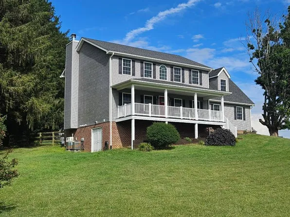 58 Overlook Rd, Waynesboro, VA 22980