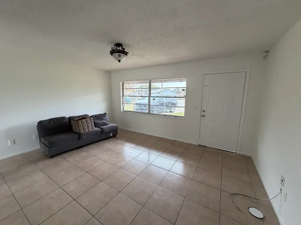 5320 Snowflake Ct, Orlando, FL 32839