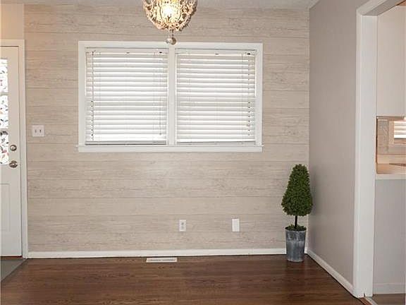 4th image of 11800 Beacon Ave