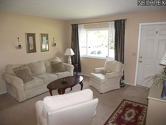 2nd image of 1035 Moneta Ave