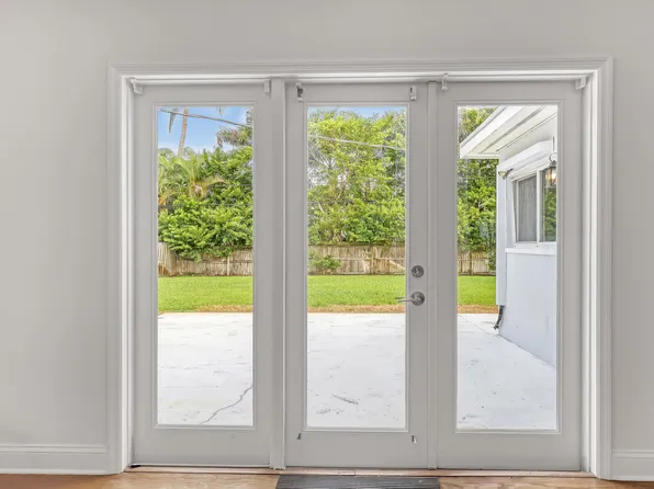 315 Ellamar Road, West Palm Beach, FL 33405