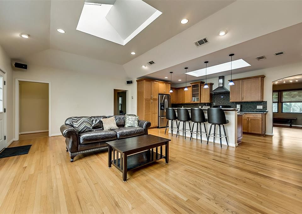 1st image of 3851 Beechwood Ln