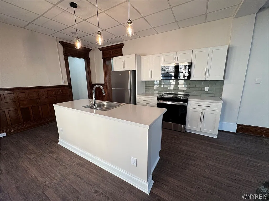 103 W Humboldt Pkwy — Photo 3