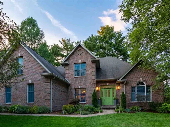 2645 Eisenhower Ct, Terre Haute, IN 47803