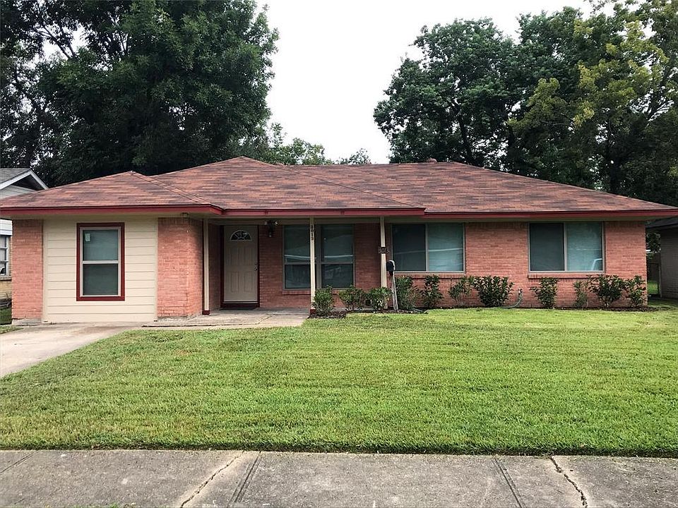 1st image of 3013 Cedarcrest Dr