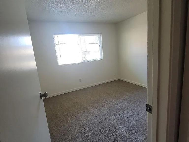 2950 Portage Bay — Photo 76