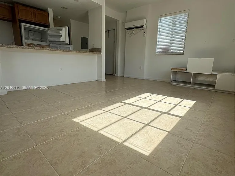 7130 Rue Versailles #11 — Photo 3