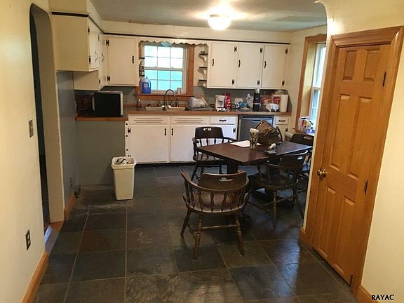 4th image of 8132 Century Farms Rd