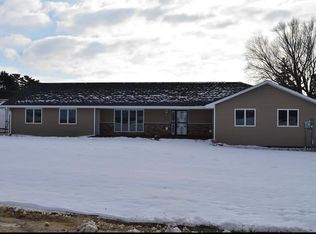 708 2nd St, Earlville, IA 52041