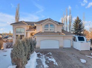 25 SE Ashmore Close, Red Deer, AB T4R 2R7