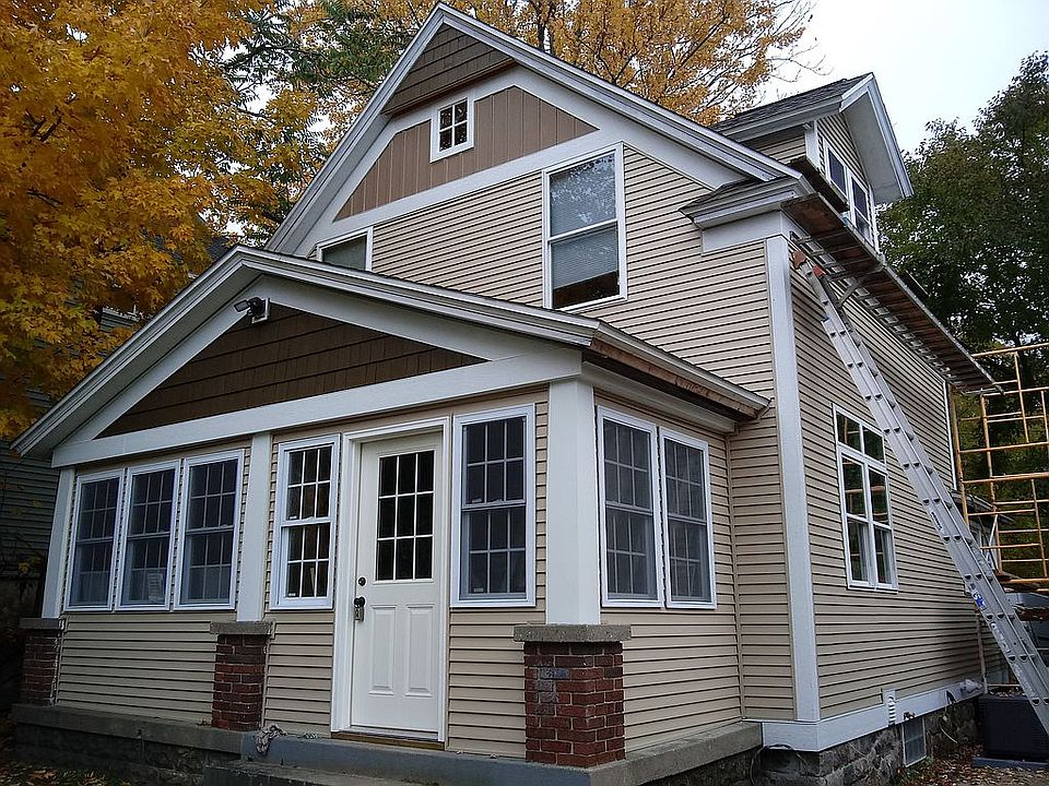 1st image of 506 Woodlawn St SE