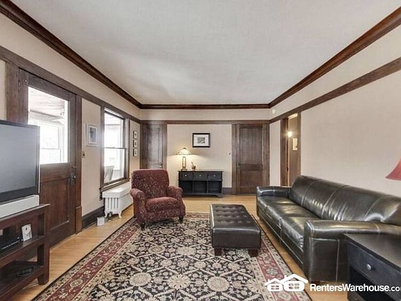 4th image of 3037 Humboldt Ave S