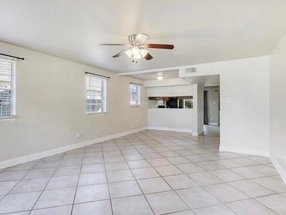 3rd image of 6481 Fleur De Lis Dr