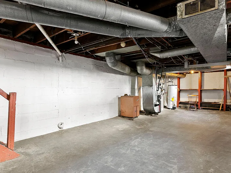 5607 Broadway St — Photo 27