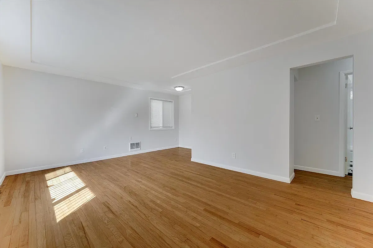 2 bed, 900 sqft, $2,195 — Photo 4