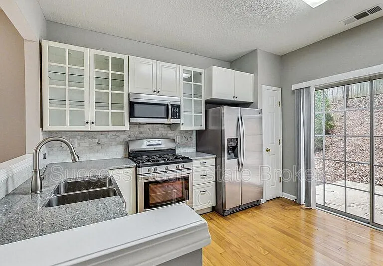 1645 Heyford Cir NW — Photo 20