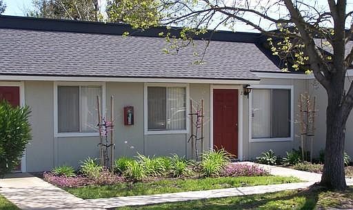 1st image of 675 Loughborough Dr APT 4