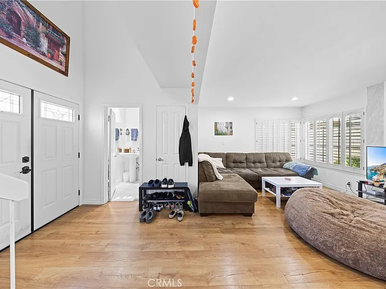 17612 Webster Ave — Photo 6