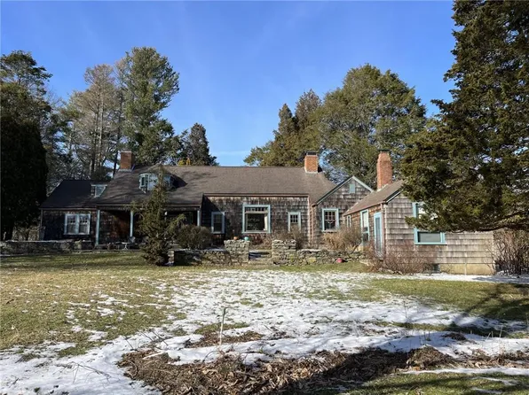 101 Kelley Rd, Saunderstown, RI 02874