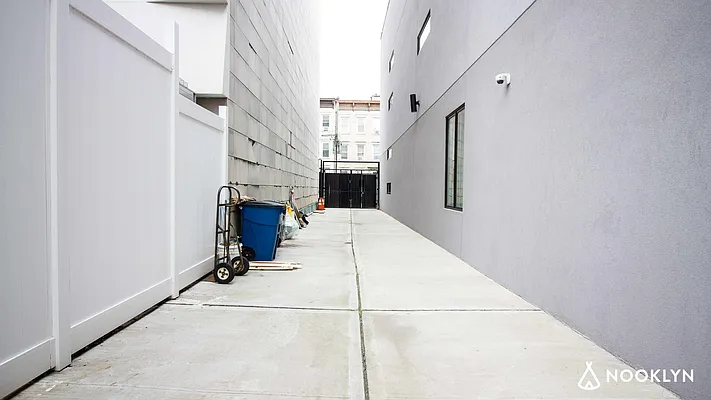 Rented by Nooklyn NYC LLC | media 31