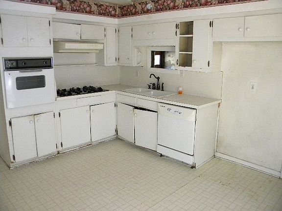 3rd image of 13210 Blossomheath Ln