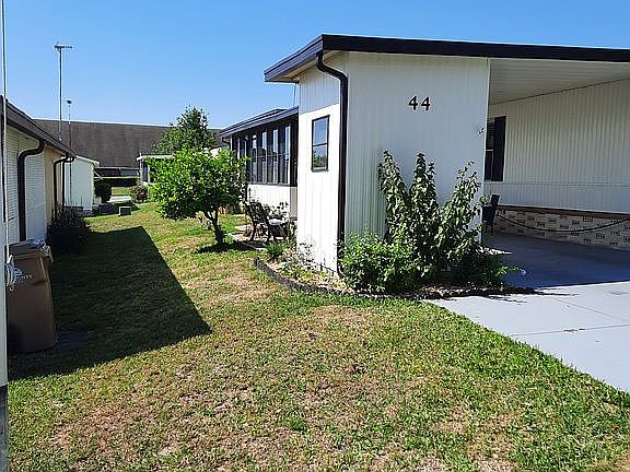 3rd image of 44 Lake Griffin Dr