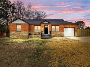 702 N Eisenhower St, Monett, MO 65708