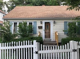 11 Hilton St, Pawtucket, RI 02860