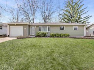 1224 Gettysburg Dr, Bloomington, IL 61704