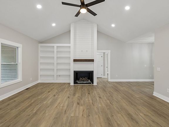 4th image of 625 Farm Ridge Dr