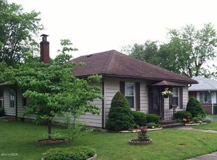 606 E 5th St, West Frankfort, IL 62896