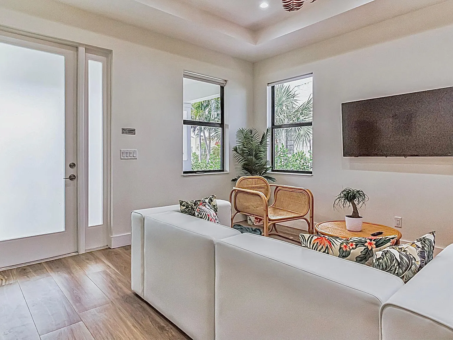 436 Monroe Dr — Photo 4