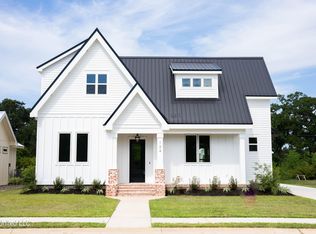 124 Seaside Oaks Dr, Pass Christian, MS 39571