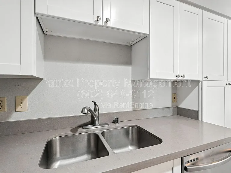 1005 E 8th St #2007 — Photo 18