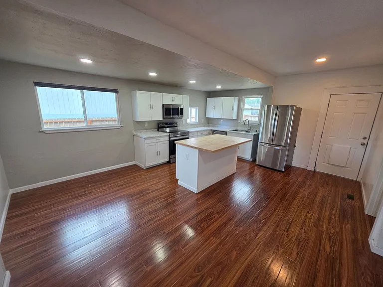 1104 E Rockwell Ave — Photo 7