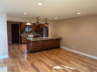 170 Gibson Dr APT 27, Hollister, CA