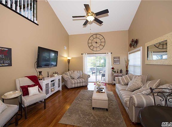 2nd image of 105 Kettles Ln