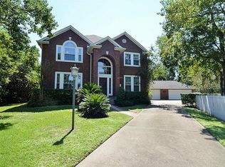 909 Quintana Roo Pl, Seabrook, TX 77586