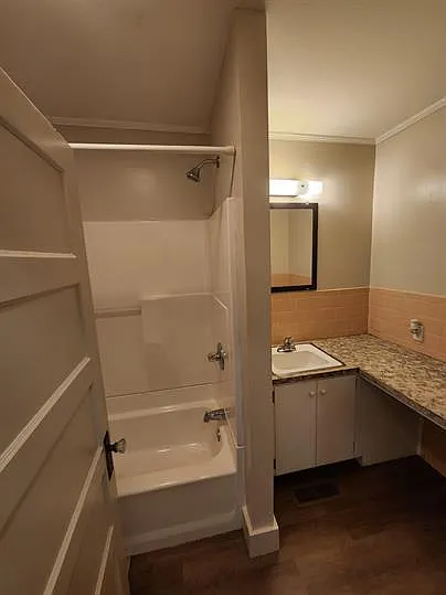 203 S Cravens St #4 — Photo 17